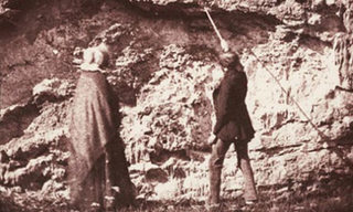 Illustration for article titled One of the First Palaeontologists Wore a Top Hat on the Beach